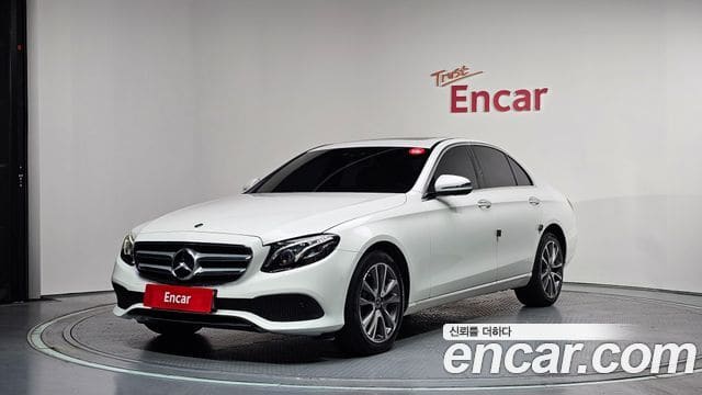 Mercedes-Benz E-Class — фото 1