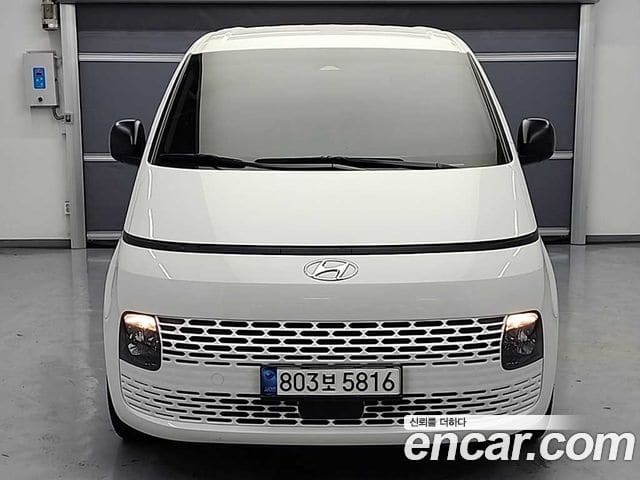 Hyundai Staria — фото 1