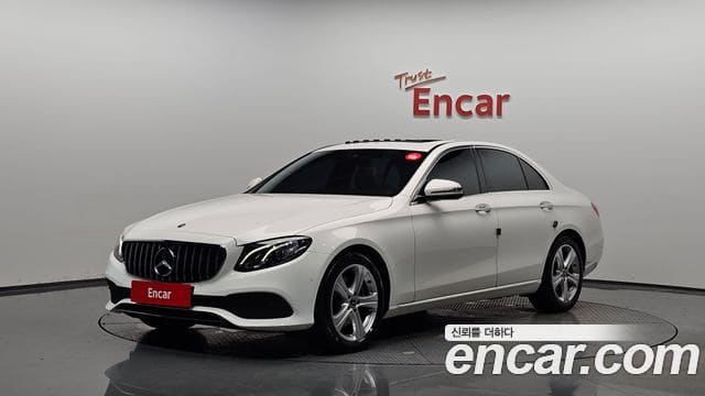 Mercedes-Benz E-Class — фото 1