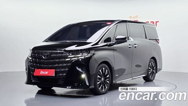 Toyota Alphard — фото 1