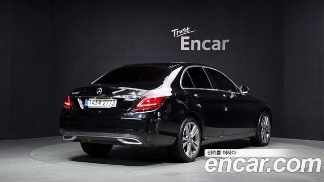 Mercedes-Benz C-Class — фото 1