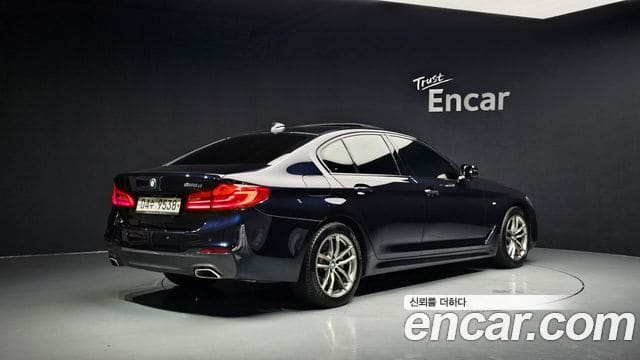 BMW 5 Series — фото 1