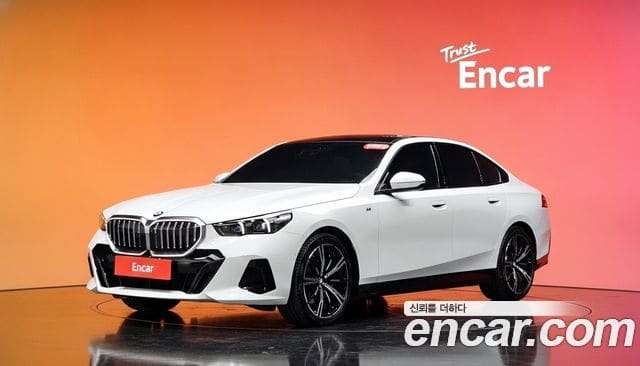 BMW 5 Series — фото 1