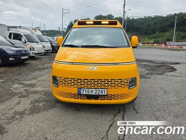 Hyundai Staria — фото 1