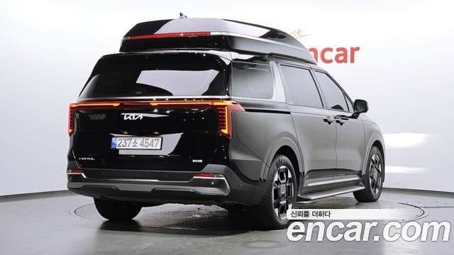 Kia Carnival — фото 1