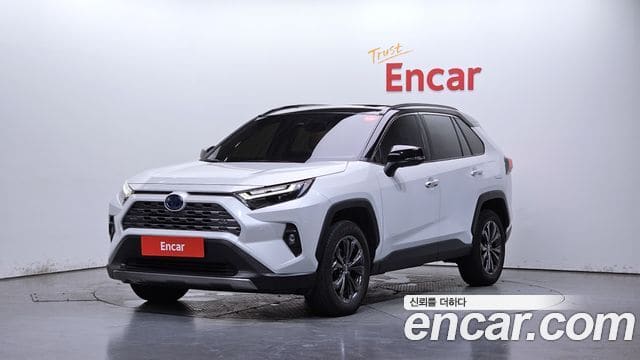 Toyota RAV4 — фото 1