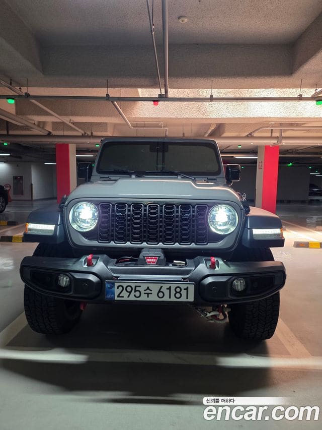 Jeep Wrangler — фото 1