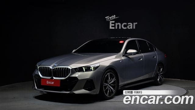 BMW 5 Series — фото 1