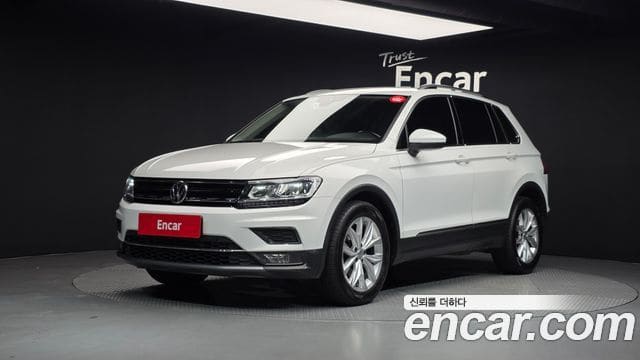 Volkswagen Tiguan — фото 1
