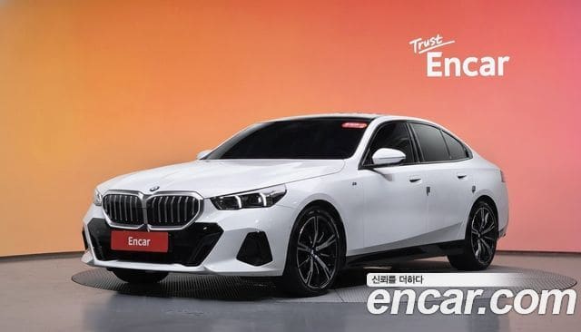 BMW 5 Series — фото 1