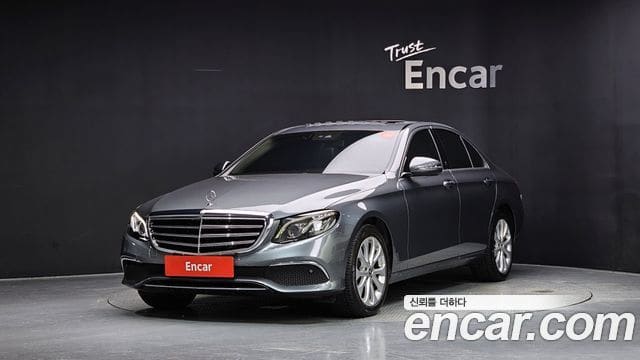 Mercedes-Benz E-Class — фото 1