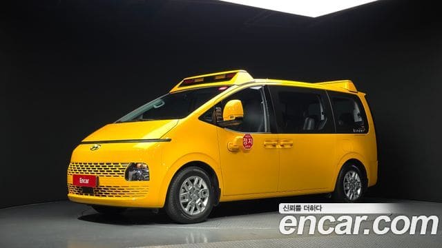 Hyundai Staria — фото 1