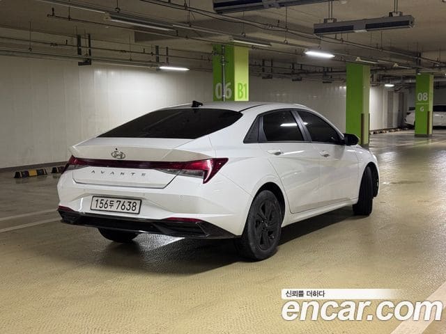 Hyundai Avante — фото 1