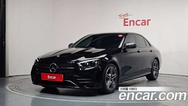 Mercedes-Benz E-Class — фото 1