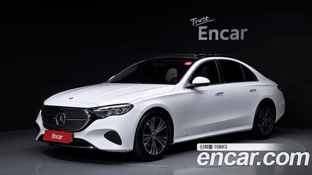 Mercedes-Benz E-Class — фото 1