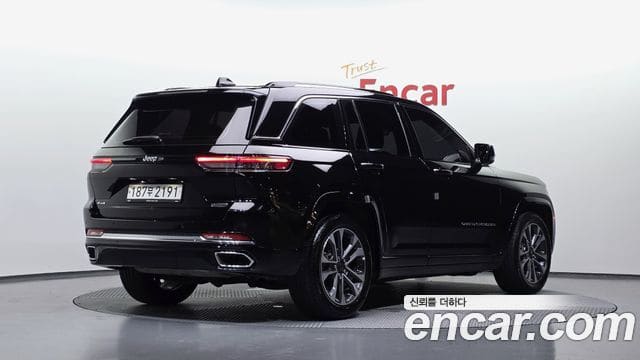 Jeep Grand Cherokee — фото 1