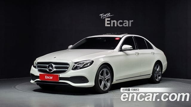 Mercedes-Benz E-Class — фото 1