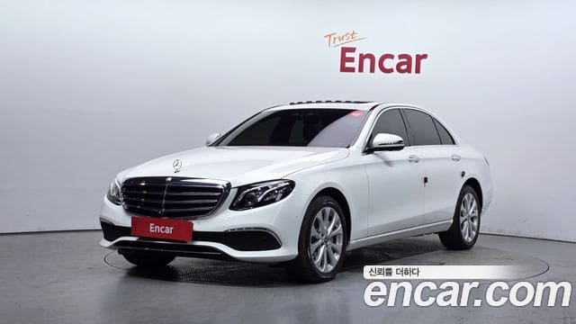 Mercedes-Benz E-Class — фото 1