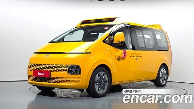 Hyundai Staria — фото 1