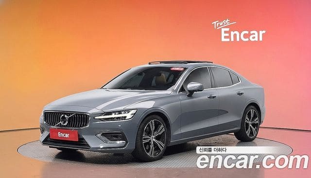 Volvo S60 — фото 1