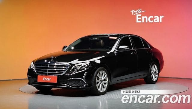 Mercedes-Benz E-Class — фото 1
