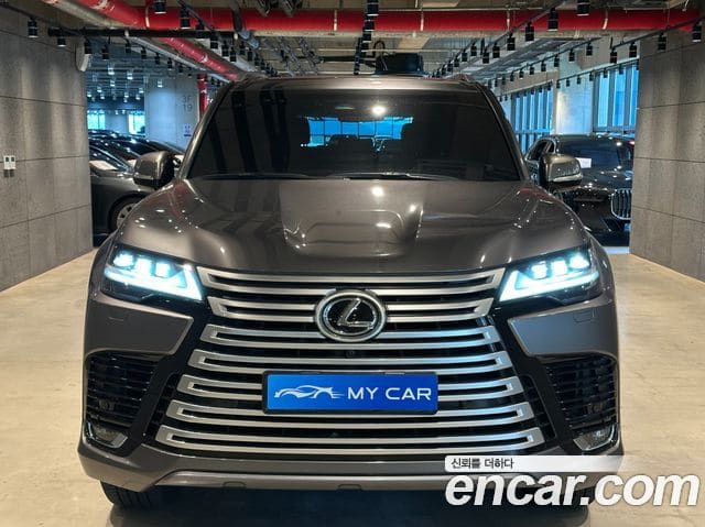 Lexus LX — фото 1