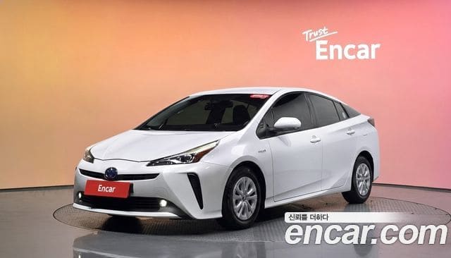 Toyota Prius — фото 1