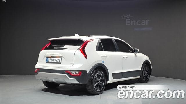 Kia Niro — фото 1