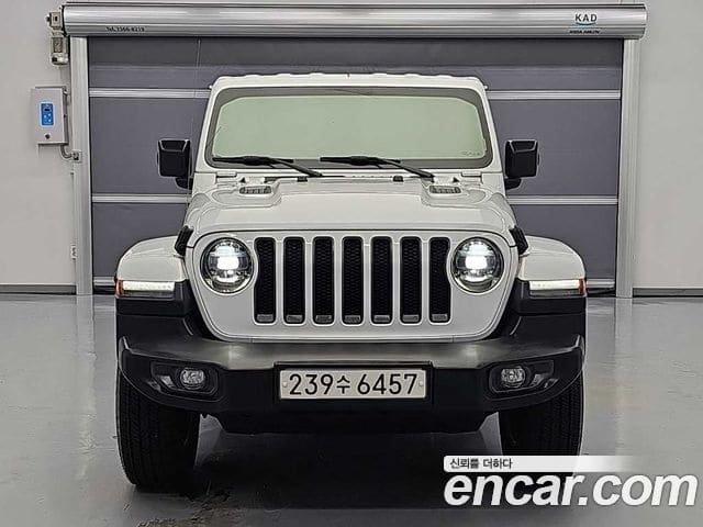 Jeep Wrangler — фото 1