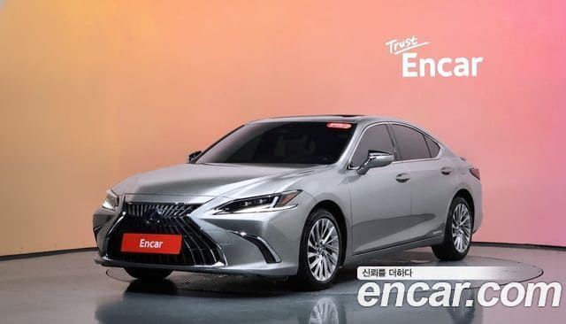 Lexus ES300h — фото 1