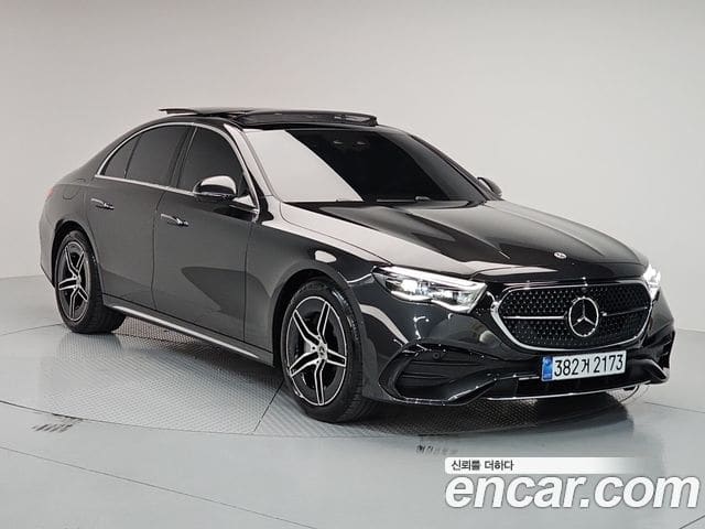 Mercedes-Benz E-Class — фото 1