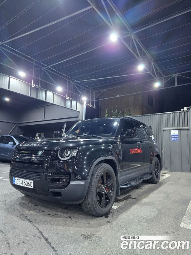 Land Rover Defender — фото 1