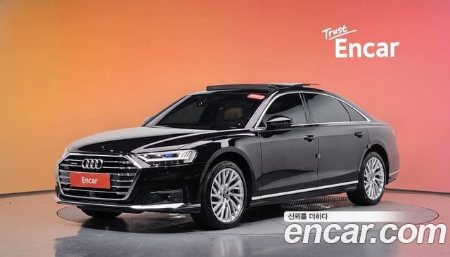 Audi A8 — фото 1