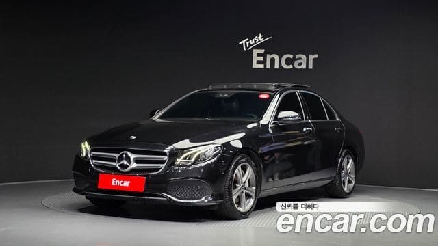 Mercedes-Benz E-Class — фото 1
