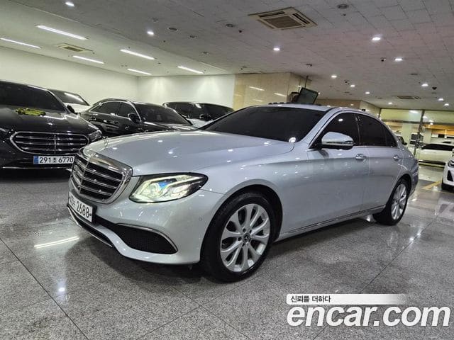 Mercedes-Benz E-Class — фото 1