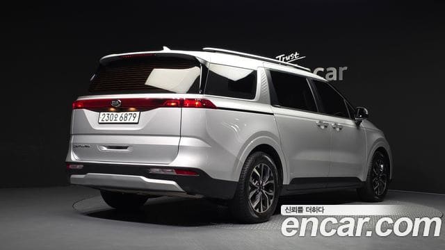 Kia Carnival — фото 1
