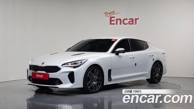 Kia Stinger — фото 1