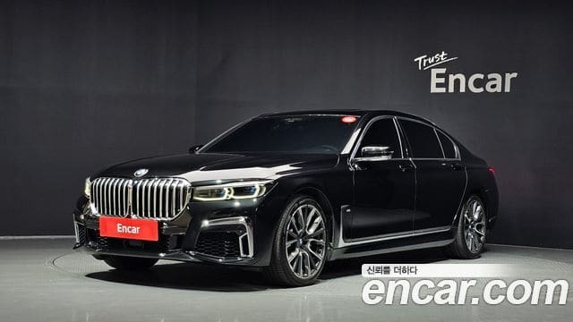BMW 7 Series — фото 1