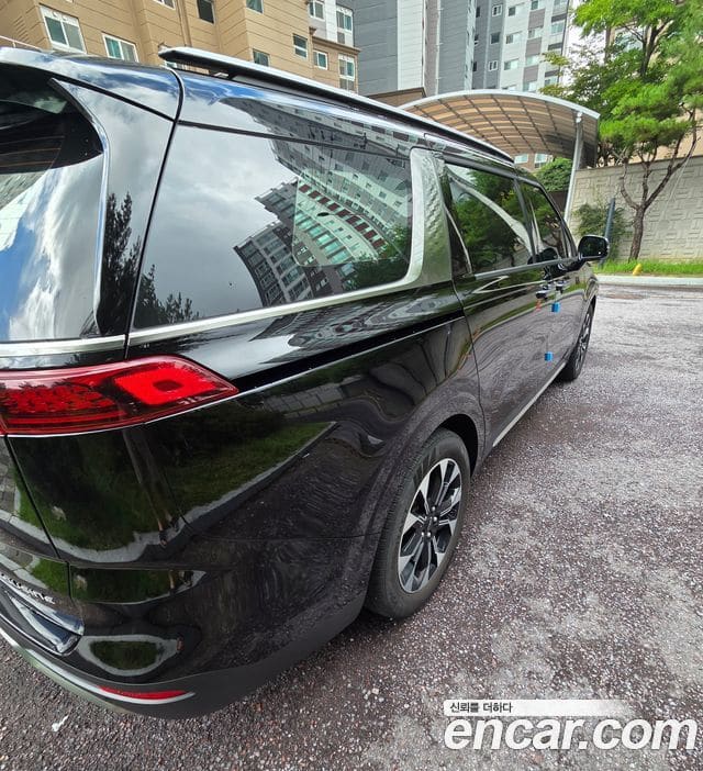Kia Carnival — фото 1