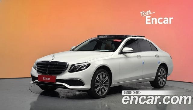 Mercedes-Benz E-Class — фото 1
