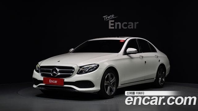 Mercedes-Benz E-Class — фото 1