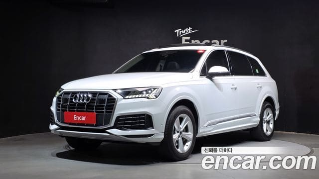 Audi Q7 — фото 1