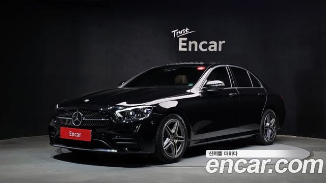 Mercedes-Benz E-Class — фото 1