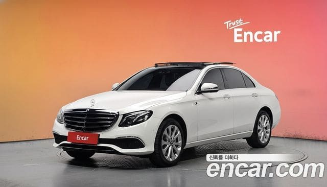 Mercedes-Benz E-Class — фото 1