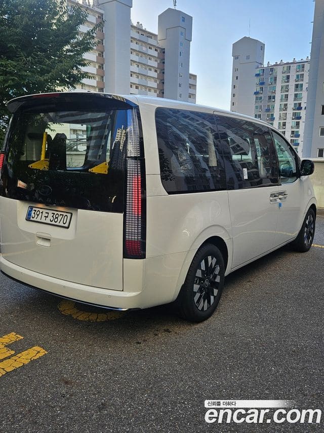 Hyundai Staria — фото 1