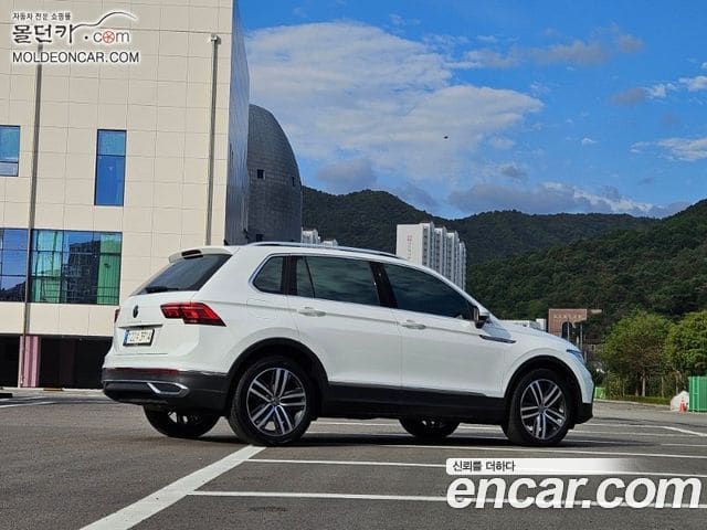Volkswagen Tiguan — фото 1