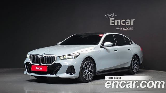 BMW 5 Series — фото 1