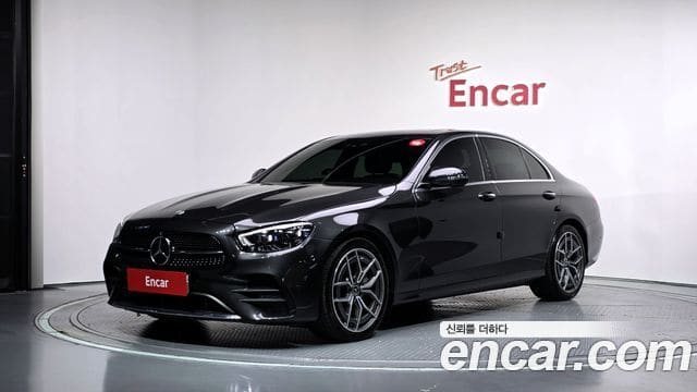 Mercedes-Benz E-Class — фото 1