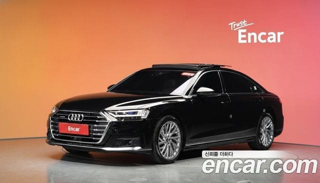 Audi A8 — фото 1