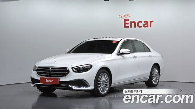 Mercedes-Benz E-Class — фото 1